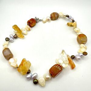 18" Stunning citrine, agate, and pearl beaded necklace!